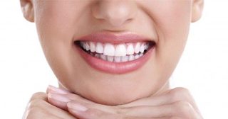 ¿Por qué se oscurecen los dientes?